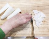 A picture of step 2 of Tonjiru (Pork miso soup).