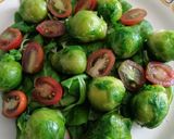 Foto del paso 12 de la receta: Ensalada de coles de Bruselas y atún marinado