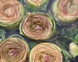 Foto del paso 1 de la receta: Flores de alcachofa con salsa cremosa, ibérico y lascas de parmesano