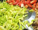 Foto langkah ke 3 dari resep Tumis bunga pepaya rebon.