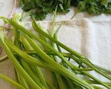 Zeller- és petrezselyemlevél pesto recept fázis 1 fotója