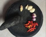 Foto langkah ke 3 dari resep Seblak Ceker Baso Kuah Pedas.