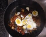A picture of step 5 of Egg sandwich.