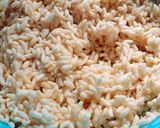 A picture of step 2 of Puffed rice upma.