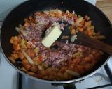 รูปขั้นตอนการทำที่ 3 ของ สปาเก็ตตี้หมูซอสมะเขือเทศ