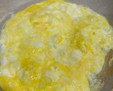 صورة لخطوة 2 من وصفة وصفتي اللذيذة للأفوكادو والبيض 🥑🥚🥖🌿