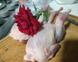Foto del paso 1 de la receta: Codornices con Pétalos de Rosa, "Como agua para el chocolate"