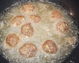 Foto del paso 3 de la receta: Albóndigas con calamarcitos(un clásico)
