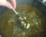 Foto del paso 3 de la receta: Potaje de garbanzos con espinacas a mi manera