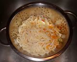 A picture of step 4 of Mike's Spicy Thai Udon Noodles.