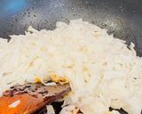 A picture of step 5 of Char Kuey Teow Malaysia.