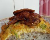 Foto langkah ke 4 dari resep Nasi Telur Dadar Sosis Lada Hitam.