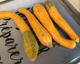 Une image de l'étape 1 de Courgettes zéphyr à la mangue et épices indiennes.