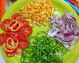 चीझी व्हेजी पॅन पिझ्झा रेसिपी स्टेप 1 फोटो 