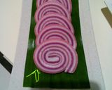 Foto langkah ke 6 dari resep Lapis Gulung Tapioka.