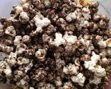 Foto langkah ke 4 dari resep Popcorn coklat.