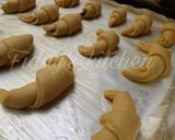 A picture of step 6 of Nutella stuffed croissants.