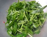 Foto langkah ke 2 dari resep Cah Kangkung.