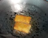 Foto langkah ke 6 dari resep Risol isi sosis, telur dan mayo pedas.