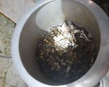মোচার ঘন্ট বড়া দিয়ে(mochar ghanto bora diye recipe in Bengali) রেসিপির ধাপ 2 ছবি