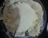 A picture of step 2 of Coconut sweet ball.