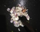 Foto langkah ke 3 dari resep 34. Tumis Jamur Kuping Pedas.