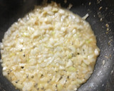 Foto del paso 2 de la receta: Pollo a la crema con verdeo y papas