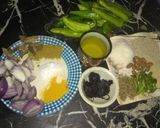 A picture of step 1 of Hari Mircho ka Salan.