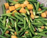 Foto langkah ke 4 dari resep Tumis Toge Kacang Panjang Tempe Bakso.