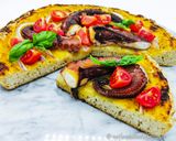 Foto del passaggio 10 della ricetta Pizza Gluten Free Con Polpo e Cipolle di Breme