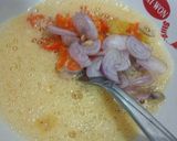 Foto langkah ke 3 dari resep Telur Dadar Berenda.