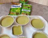 Foto langkah ke 6 dari resep Puding Kukus Matcha Tabur Kismis.