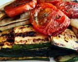 Foto del paso 1 de la receta: MONTADITO🌶️🍆🍅🧅De Vegetales a La Plancha con Carne Picada...!