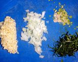 Foto langkah ke 3 dari resep Nasi Masak Daun Jeruk.