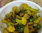 A picture of step 6 of Cauliflower Green Peas Vegetable.