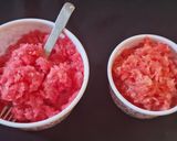A picture of step 4 of Watermelon ice gola.