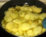 Foto del paso 3 de la receta: Patatas revueltas con huevos, cebolla y pimientos