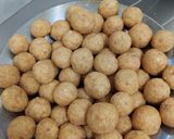 Foto langkah ke 3 dari resep Bola Kornet Keju.