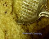 A picture of step 4 of Dum arbi gravy.