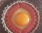 Foto del paso 5 de la receta: Tartaleta de salchicha y huevo frito