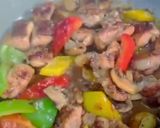 รูปขั้นตอนการทำที่ 6 ของ ไก่ย่างเนยพริกไทยดำผัดไวน์ผลไม้