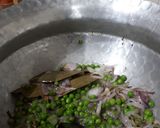A picture of step 3 of Lehsuni Pulao.