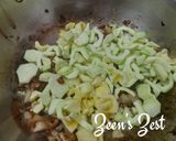 A picture of step 3 of White Parwal/Pointed Gourd Curry.