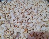 Foto langkah ke 2 dari resep Popcorn Karamel.