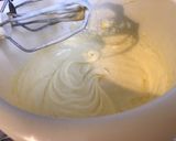 Une image de l'étape 4 de Gâteau caramélisé à l'ananas et jus de pêches.