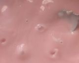 A picture of step 2 of Italian mini rose custard bomblino.