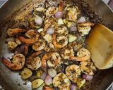 Foto langkah ke 7 dari resep Butter Garlic Prawn.