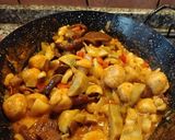 Foto del paso 12 de la receta: Albondigas con sepia,patatas y alcachofas