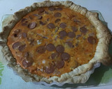 Foto del paso 3 de la receta: Pastel de hojaldre con salchichas al queso, bacon y tomate frito