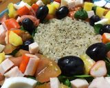 Foto del paso 1 de la receta: Ensalada de quinoa con tomate, pavo, piña, mango, cangrejo, huevo duro y uvas